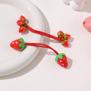 Elastico per Capelli a Forma di Fragola Rossa in Plastica/Resina, Accessorio Dolce per Capelli da Bambina per FESTIVAL - Product Image 3