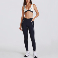 Ensemble de sport deux pièces transfrontalier color-block avec short de course à rayures blanches et brassière de sport à col en V et dos nu pour le yoga