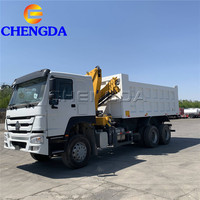 Sinotruck 6x4 25 Tons Howo a monté les camions à benne basculante se pliants de verseur de grue de bras pour l'haltérophilie