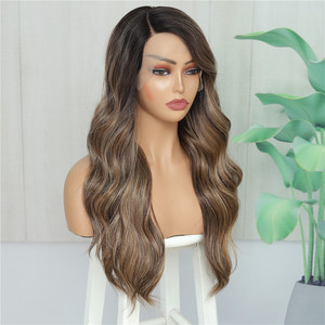 Peluca <span class=keywords><strong>de</strong></span> X-TRESS <span class=keywords><strong>de</strong></span> fibra resistente al calor <span class=keywords><strong>para</strong></span> mujeres negras, <span class=keywords><strong>pelo</strong></span> sintético <span class=keywords><strong>largo</strong></span> y <span class=keywords><strong>ondulado</strong></span>, parte L, Color marrón ombré - Product Image 2