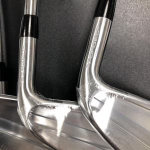 Set di Ferri da Golf Maschili 2024 Nuovi, Argentati 790, 7 Pezzi 4-P, Asta in Acciaio/Grafite Flessibile R/S, con Copertura - Product Image 5