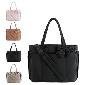 Sac fourre-tout matelassé léger pour femme avec logo personnalisé, idéal pour ordinateur portable, sport, <span class=keywords><strong>week</strong></span>-<span class=keywords><strong>end</strong></span>, voyage, yoga, travail - Product Image 1