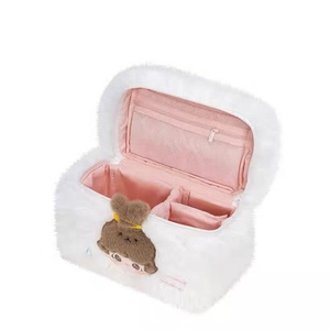 Dimoo กระเป๋าเครื่องสำอางสำหรับวันนี้คือ <span class=keywords><strong>Monday</strong></span> Series กระเป๋าเครื่องสำอางดูแลผิวแบบพกพาตุ๊กตาน่ารักวัสดุ PVC ขนาด1/6 - Product Image 1