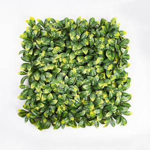 Panel de hierba de trébol de plástico de diferentes colores personalizado telón de fondo Pared de plantas artificiales para decoración interior al aire libre - Product Image 1