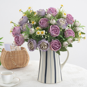 Marché de Yiwu Futian 7 têtes Rose vert feuilles pas cher <span class=keywords><strong>prix</strong></span> soie artificielle style campagnard fleurs intérieur Table mariages nouvel an - Product Image 2