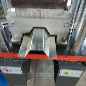 金属オメガ帽子プロファイル天井バッテン家具チャンネルロール成形機 - Product Image 4