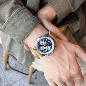 Retro Men's Waterproof High-End Simulated Leather Strap Ultra-thin Quartz <b>Watch</b> - Product Image 3