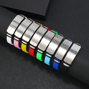 <span class=keywords><strong>Bracelet</strong></span> réglable <span class=keywords><strong>de</strong></span> basket-ball <span class=keywords><strong>de</strong></span> silicone souple <span class=keywords><strong>de</strong></span> logo personnalisé <span class=keywords><strong>de</strong></span> tache acier inoxydable graver le nom <span class=keywords><strong>numéro</strong></span> <span class=keywords><strong>de</strong></span> <span class=keywords><strong>téléphone</strong></span> pour des bijoux d'hommes <span class=keywords><strong>de</strong></span> femmes - Product Image 2