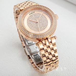 Mode dames montres-bracelets en cristal de haute qualité robe or diamant luxe en acier inoxydable <span class=keywords><strong>femme</strong></span> montres à quartz logo personnalisé - Product Image 2