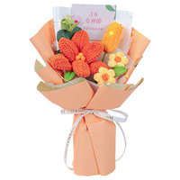 Arrangement floral artisanal avec des roses au crochet idéales pour la décoration intérieure élégante ou des idées cadeaux sincères