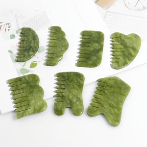 Kindfull Großhandel Xiuyan Jade Kamm Natürlicher Gua Sha Kopfmassage-Kamm Kopf-<span class=keywords><strong>Meridian</strong></span> Gesichts-Schabewerkzeug zur Entspannung - Product Image 3