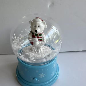 Personnalisé Gemmy ours polaire boule à neige sans eau pièces musicales nous vous souhaitons un joyeux <span class=keywords><strong>noël</strong></span> chanson <span class=keywords><strong>noël</strong></span> fait à la main ornement en résine - Product Image 1