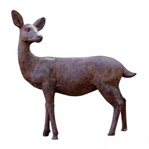 Estatua Decorativa de Cierva de Gran Tamaño, Acabado Bronce, Escultura de Cierva Hembra Hecha a Mano, Decoración para Jardín - Product Image 1