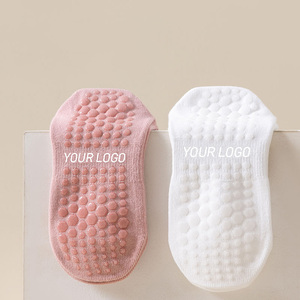 <span class=keywords><strong>Chaussettes</strong></span> de yoga organiques <span class=keywords><strong>antidérapantes</strong></span> personnalisé <span class=keywords><strong>pour</strong></span> le sport et le fitness <span class=keywords><strong>Chaussettes</strong></span> de sport brodées avec poignée - Product Image 4