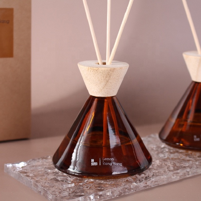 OEM 70ml Eco-Friendly Luxury Reed Diffuser with Wooden Cap Taper Tinted Glass Home Fragrance