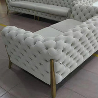 Nouveau canapé en tissu droit de salon de luxe moderne nordique avec combinaison de boutons de traction de lumière américaine pour les petits grands espaces