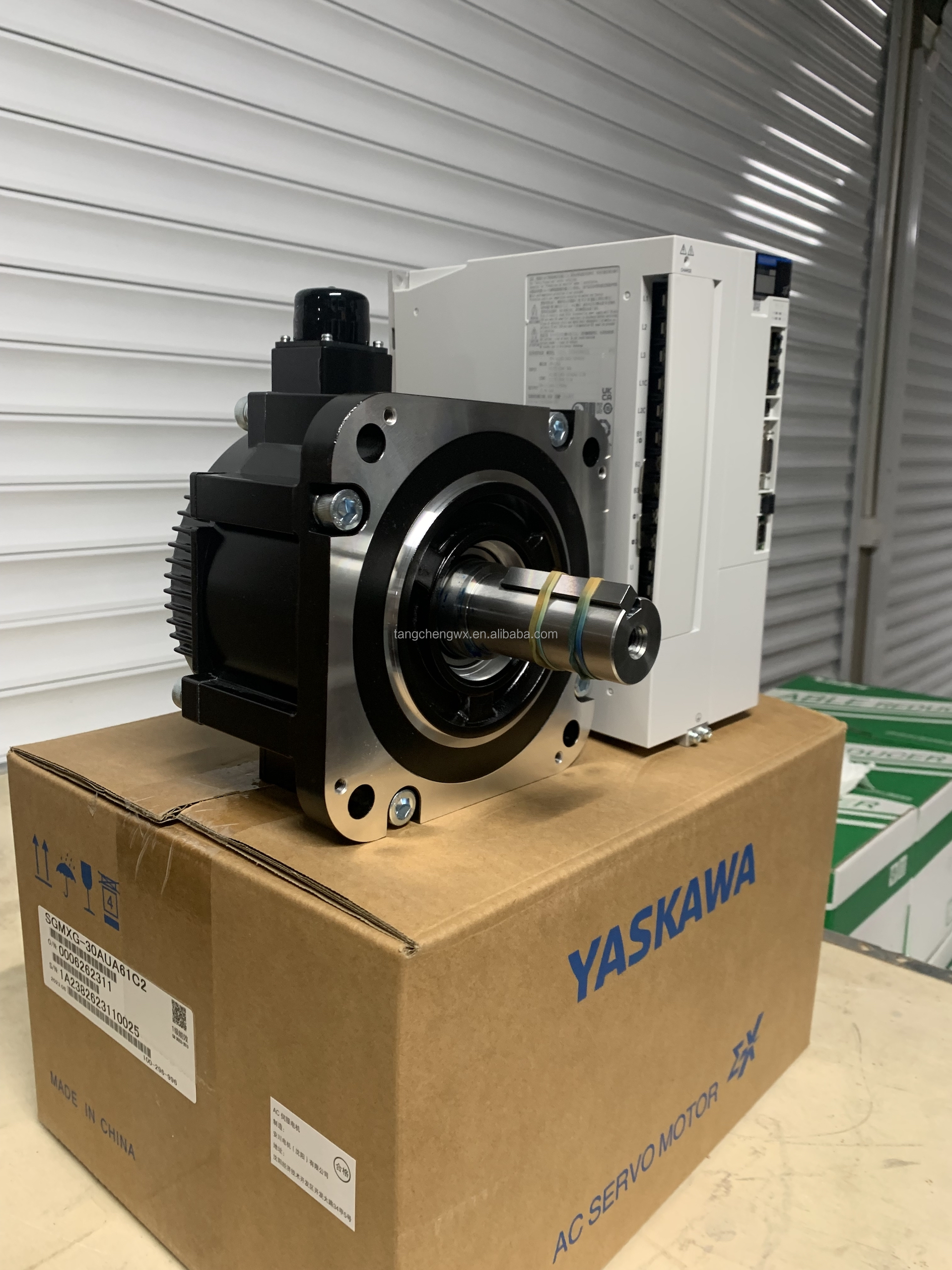 安川電機 3kw ACサーボモータ SGMXG-20AUA61C2+ドライバ SGDXS
