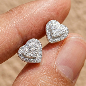 Boucles d'oreilles clous unisexes en argent sterling 925, style hip-hop, tendance, avec <span class=keywords><strong>halo</strong></span> en forme de cœur entièrement pavé de moissanite - Product Image 1