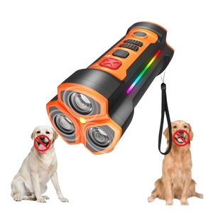Appareil <span class=keywords><strong>Anti</strong></span>-<span class=keywords><strong>Aboiement</strong></span> Ultrasonique 3-en-1 d'Extérieur à <span class=keywords><strong>Longue</strong></span> <span class=keywords><strong>Portée</strong></span> avec Lampe Torche LED pour Chien - Product Image 1