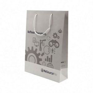 Sac cadeau de mariage en papier kraft avec logo personnalisé, option de vente en gros à prix avantageux pour les occasions spéciales - Product Image 2