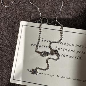 สร้อยคอจี้เงินแท้ S925 สำหรับผู้หญิง ดีไซน์เจ้าหญิงหลบหนี ประดับพวงมาลัยดอกไม้ โบว์ และแหวน ประดับเพชรซิคอนระยิบระยับ หรูหรา - Product Image 4