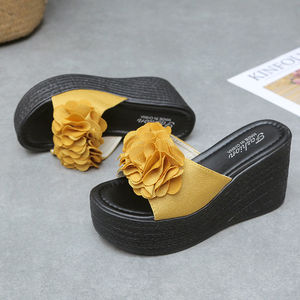 Nouvelles pantoufles compensées à plateforme pour femme, couleur unie, motif floral, collection été 2025 - Product Image 3