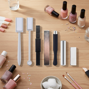 Juego de Herramientas Magnéticas Ojo de Gato, Siete Piezas, Herramientas Multifuncionales para Decoración de Uñas, Imanes Cilíndricos Potentes de Doble Cabeza, Rectangulares - Product Image 1