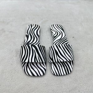 <span class=keywords><strong>Sandalias</strong></span> Planas de Verano Cómodas para <span class=keywords><strong>Mujer</strong></span>, Diseño Abierto en Negro/Blanco para Uso en Exteriores, Sin Mención de Marca - Product Image 2
