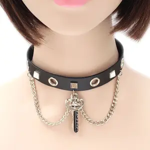 SC nouveau collier tendance Hip Hop Punk gothique, colliers de bijoux fins, porte-clés Simple, pendentif en cuir noir, collier ras du cou pour femmes