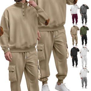 Conjunto de suéter informal de punto a cuadros para hombre con camisa abotonada y pantalones cargo para uso informal, color borgoña, blanco y gris. - Product Image 3