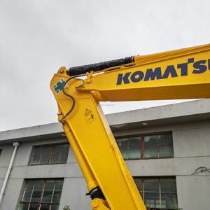 Komatsu รถตักดินไฮดรอลิก PC200มือสองเครื่องจักรก่อสร้างพร้อมใช้งานสภาพดี - Product Image 4