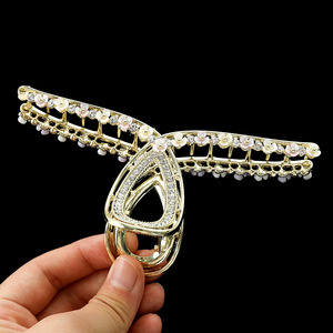 Pince à cheveux coréenne florale surdimensionnée en métal, pince requin premium pour femmes, pour chignon et usage quotidien - Product Image 3