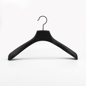Grucce Nere Opache in Plastica <span class=keywords><strong>per</strong></span> Cappotti e Abiti con Logo Personalizzato, Gruccia <span class=keywords><strong>per</strong></span> Abbigliamento di Marca con Tecnica a Iniezione <span class=keywords><strong>per</strong></span> Guardaroba - Product Image 3