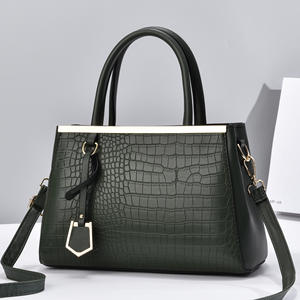 Sacs fourre-tout en <span class=keywords><strong>cuir</strong></span> PU personnalisés pour femmes, sacs <span class=keywords><strong>à</strong></span> <span class=keywords><strong>main</strong></span> et pochettes de luxe 2026 pour femmes, vente en gros - Product Image 4