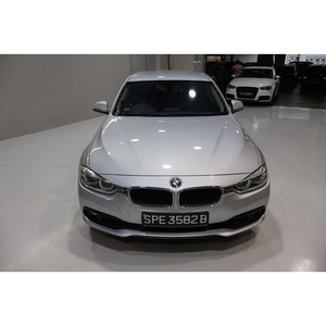 Vehículo de <span class=keywords><strong>Segunda</strong></span> <span class=keywords><strong>Mano</strong></span> <span class=keywords><strong>2015</strong></span>, Sedán de Lujo 318I, Gasolina, Automático, Volante a la Derecha, Interior Oscuro en Cuero, en Venta - Product Image 1
