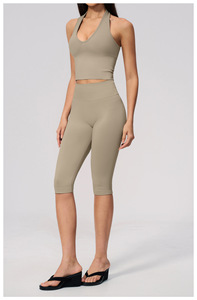 Ensemble de yoga sans couture pour femme : Leggings, shorts sexy, capri, body de fitness, soutien-gorge de sport, débardeur de sport - Product Image 3
