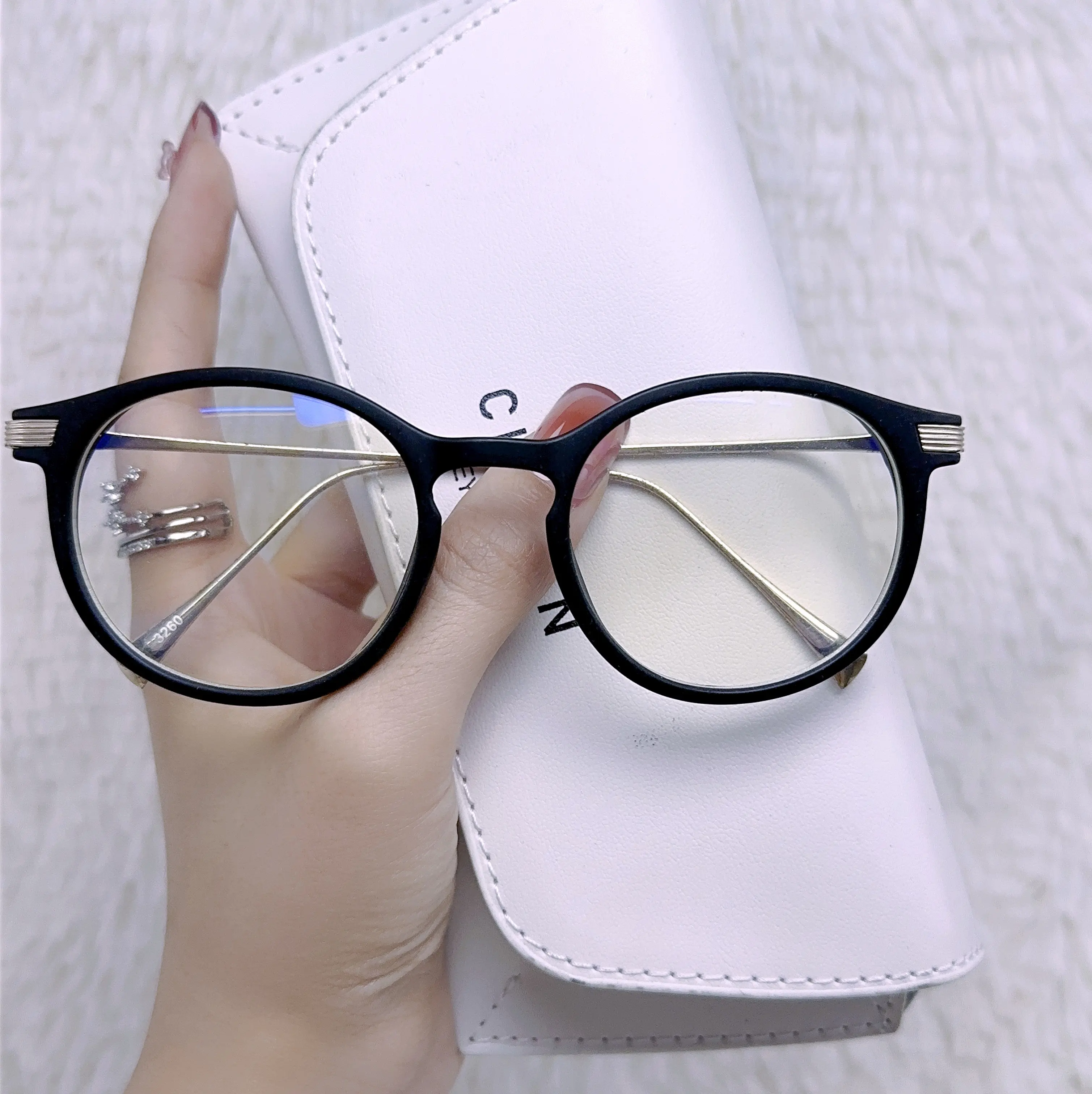The manufacturer's hot selling men's and women's PC round frame glasses can be equipped with myopia lens frames