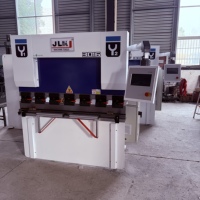 Presse plieuse hydraulique CNC automatique WC67K-30T 1600 pour barres de torsion, idéale pour le PVC, l'acier au carbone, l'aluminium et les tôles d'acier |   Prix d'usine