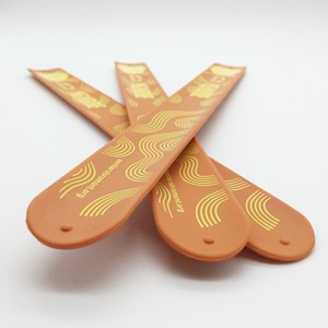 Khuyến Mãi Biểu Tượng Tùy Chỉnh Đầy Màu Sắc Tát Vòng Đeo Tay Giá Rẻ Silicone Tát Ban Nhạc Cao Su PVC Snap Ban Nhạc Với <span class=keywords><strong>Logo</strong></span> Riêng Của Bạn - Product Image 2
