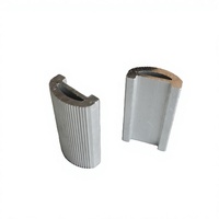 Profilé en aluminium extrudé sur mesure, dissipateur thermique à ailettes courbées dentées, anodisé, pièce structurelle de refroidissement