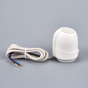 Attuatore Elettrico Termico NC/NO per <span class=keywords><strong>Collettori</strong></span> di <span class=keywords><strong>Riscaldamento</strong></span> <span class=keywords><strong>a</strong></span> <span class=keywords><strong>Pavimento</strong></span>, Valvola di Controllo per <span class=keywords><strong>Riscaldamento</strong></span> <span class=keywords><strong>a</strong></span> <span class=keywords><strong>Pavimento</strong></span> ad Acqua - Product Image 1