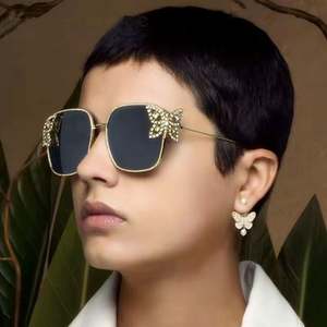 Lunettes de soleil de luxe rétro pour femmes 2025, surdimensionnées, en métal, UV400, monture carrée avec strass, style papillon - Product Image 3