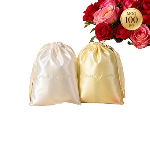 Sac à cordon personnalisé avec logo brodé, en satin, pour parfums, soins de la peau, cosmétiques, emballage de luxe, sac cadeau en satin brillant - Product Image 1