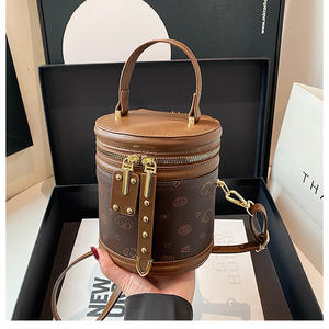 กระเป๋าแบรนด์เนมแท้ มือสอง ปี 2025 กระเป๋าสะพายข้างผู้หญิงสุดฮิต กระเป๋าโท้ทสั่งทำพิเศษ หนังแท้สุดหรู กระเป๋าซิปมุกแบบยูนิเซ็กซ์ สองช่อง - Product Image 3