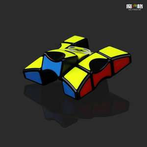Cubo mágico Qiyi, cubo de punta de dedo con rejilla, versión de parche de 5,8 cm, juguete giratorio 133 para adolescentes de 7 a 14 años - Product Image 5