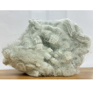 ใยสังเคราะห์โพลีเอสเตอร์รีไซเคิลแบบกลวง 20D 51 มม. เกรด A ไม่มีซิลิโคน สำหรับไส้หมอนและไส้เบาะ - Product Image 1