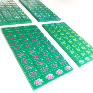Juego de Mahjong Americano Estético en Verde Azulado Profundo, Personalizado con Grabado Retro Muse Joker Plume Winds, Fichas Acrílicas, Juego de Mesa Profesional, Regalo - Product Image 6