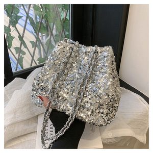 Bolso de Hombro Tipo Tote para Mujer 2025 con Cadena, Asa Superior, Brillante, de Lujo, Tipo Cubo, de 2-2.9L, con Forro de Poliéster - Product Image 1