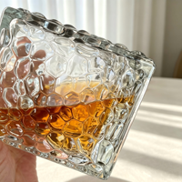 Bouteille en verre carrée gaufrée Super Flint de 500 ml 650 g pour l'emballage de whisky, spiritueux et liqueurs