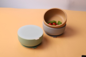Bol à ventouse en silicone avec couvercle pour tout-petits – Essentiels de repas et d'apprentissage pour la crèche – Vaisselle et fournitures pour enfants - Product Image 2